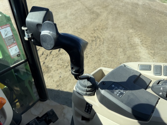2024 John Deere 4066R - Photo33