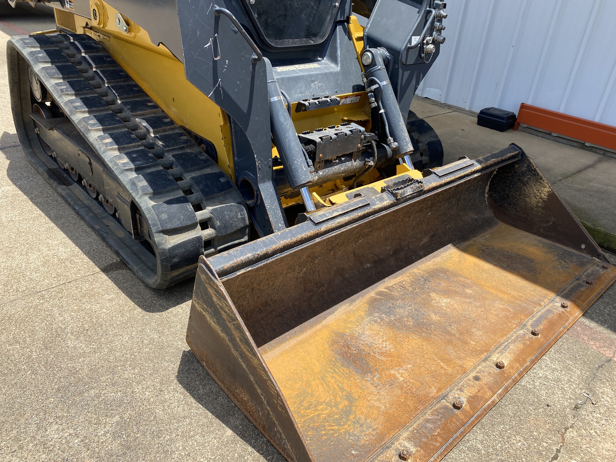 2018 John Deere 333G Image 28