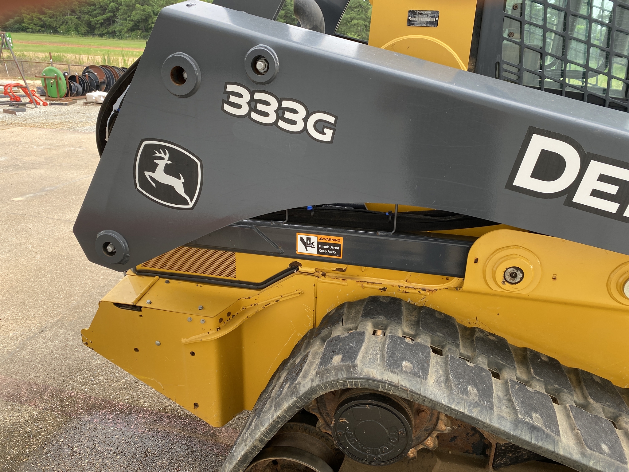 2018 John Deere 333G Image 6