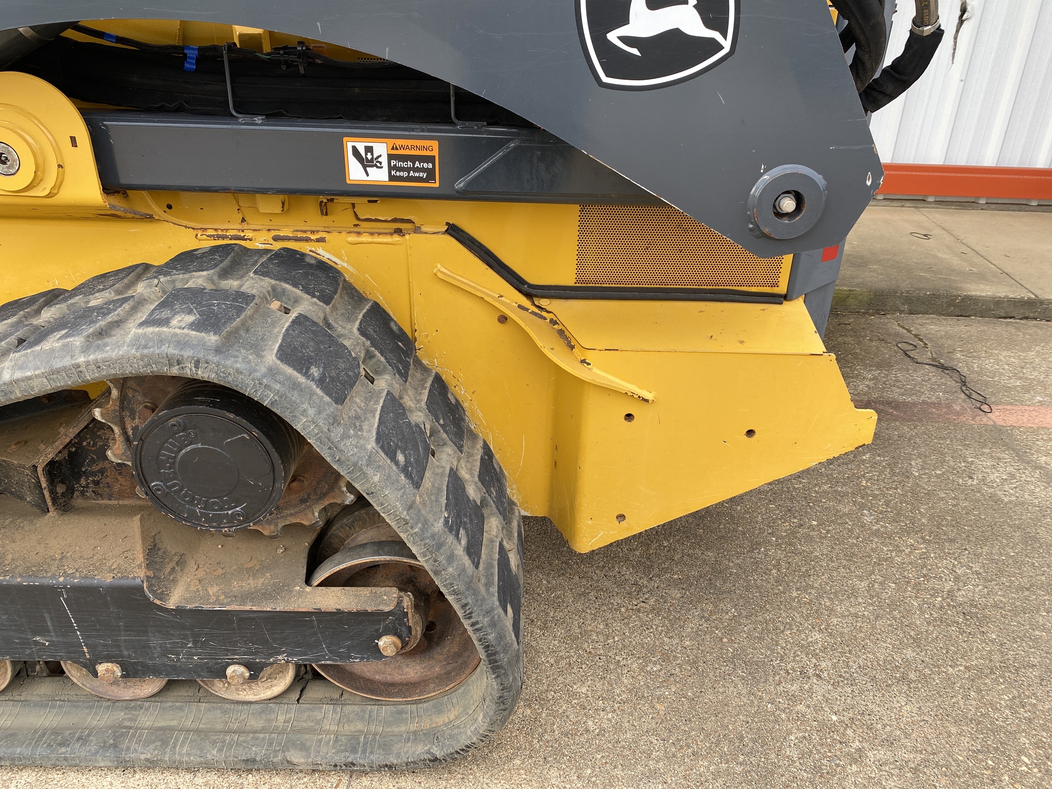 2018 John Deere 333G Image 16
