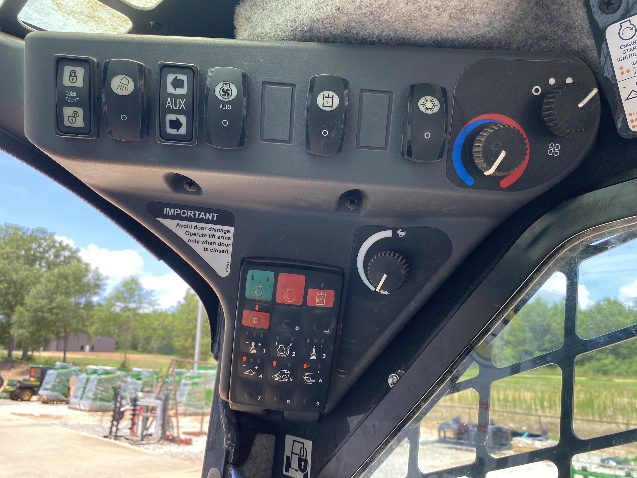 2018 John Deere 333G Image 14