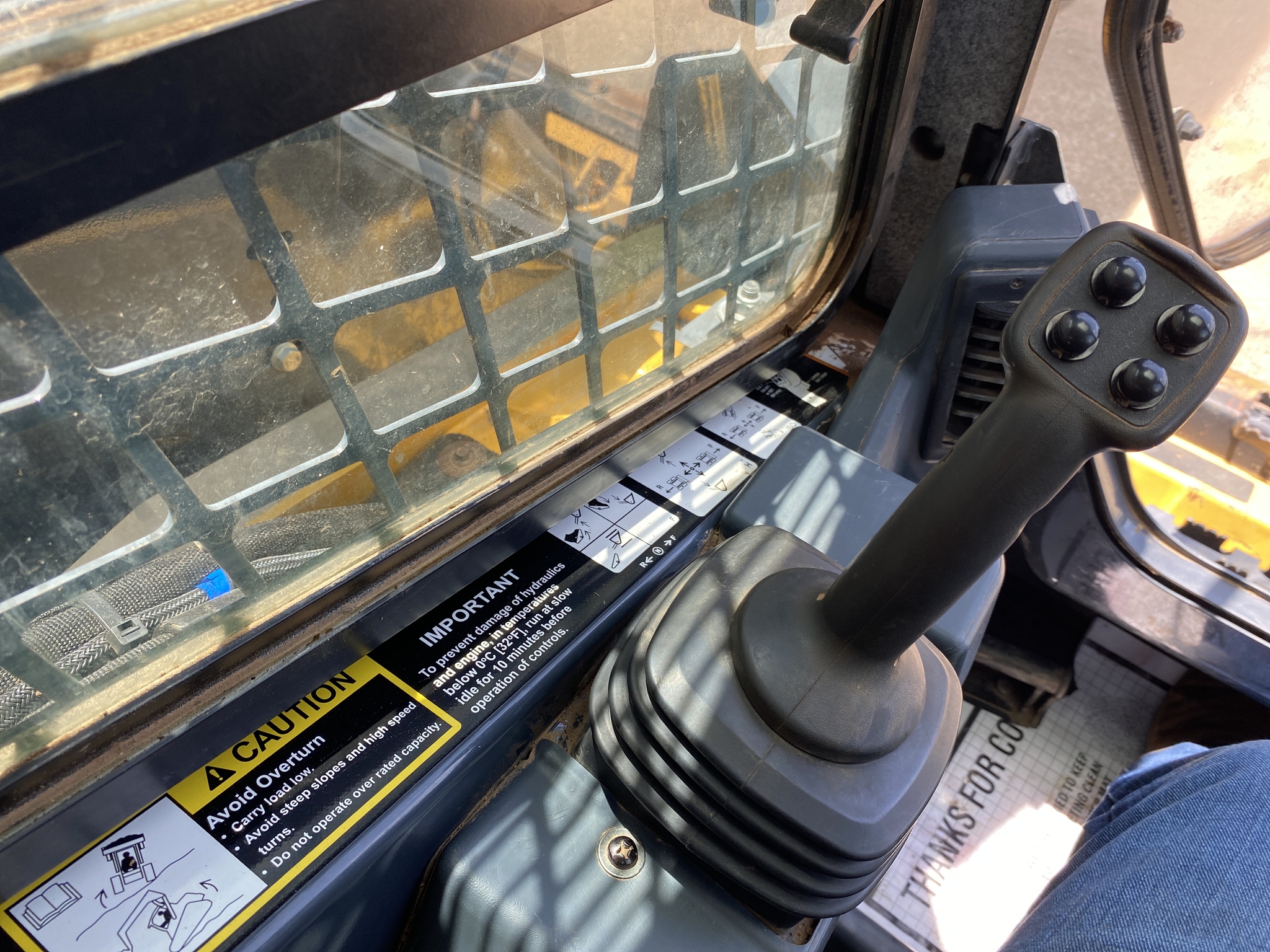 2018 John Deere 333G Image 10