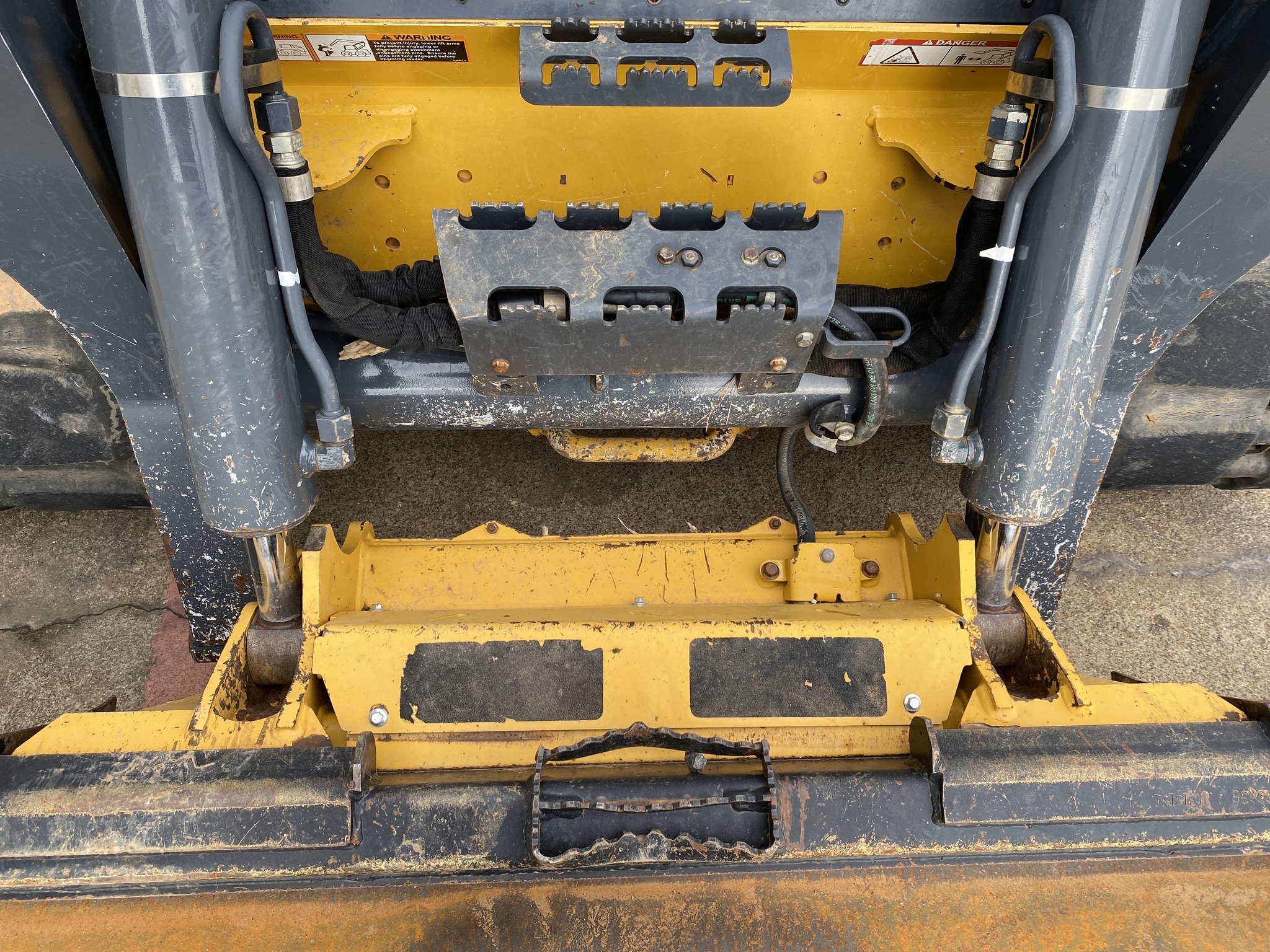 2018 John Deere 333G Image 27