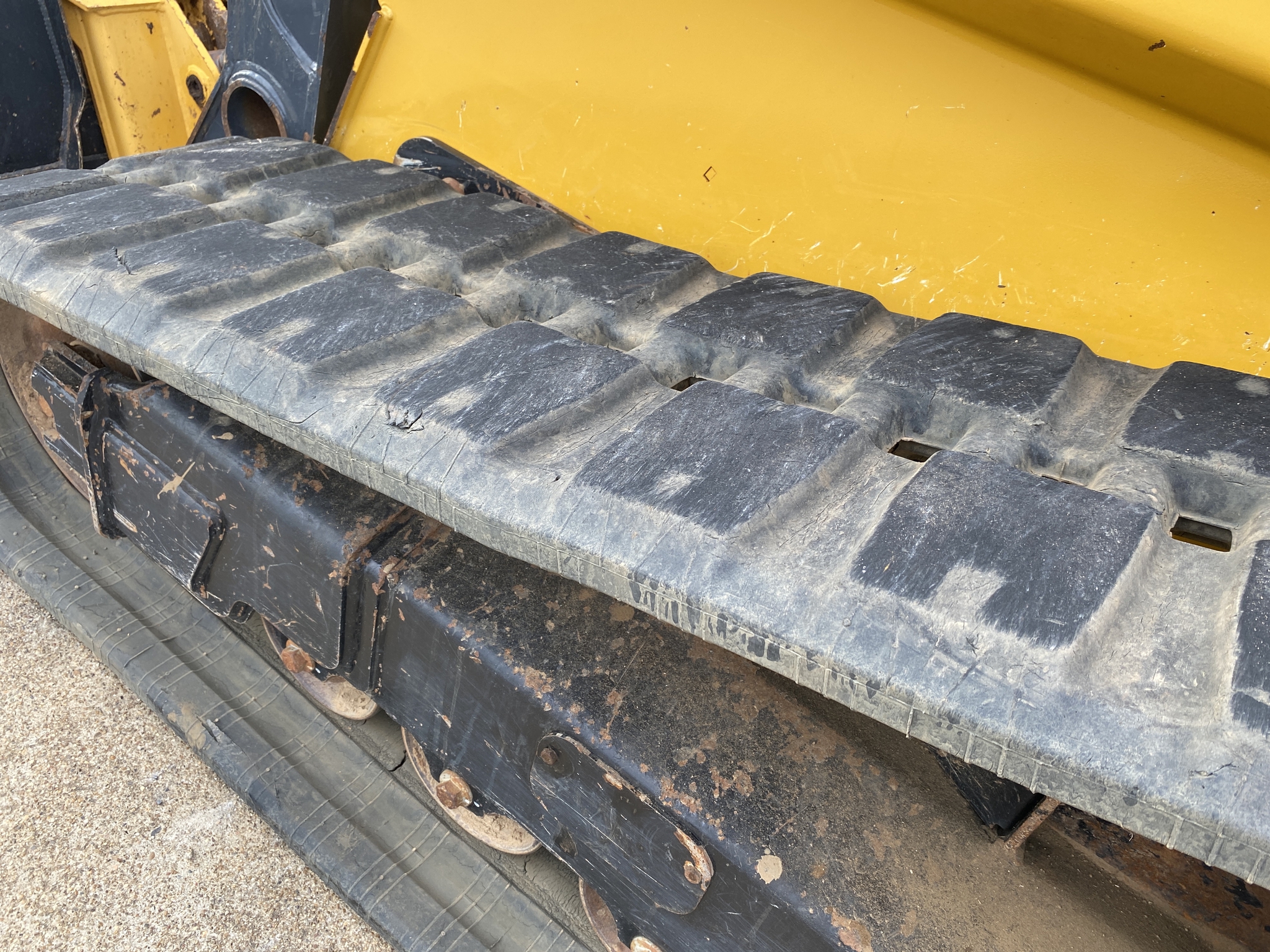 2018 John Deere 333G Image 36