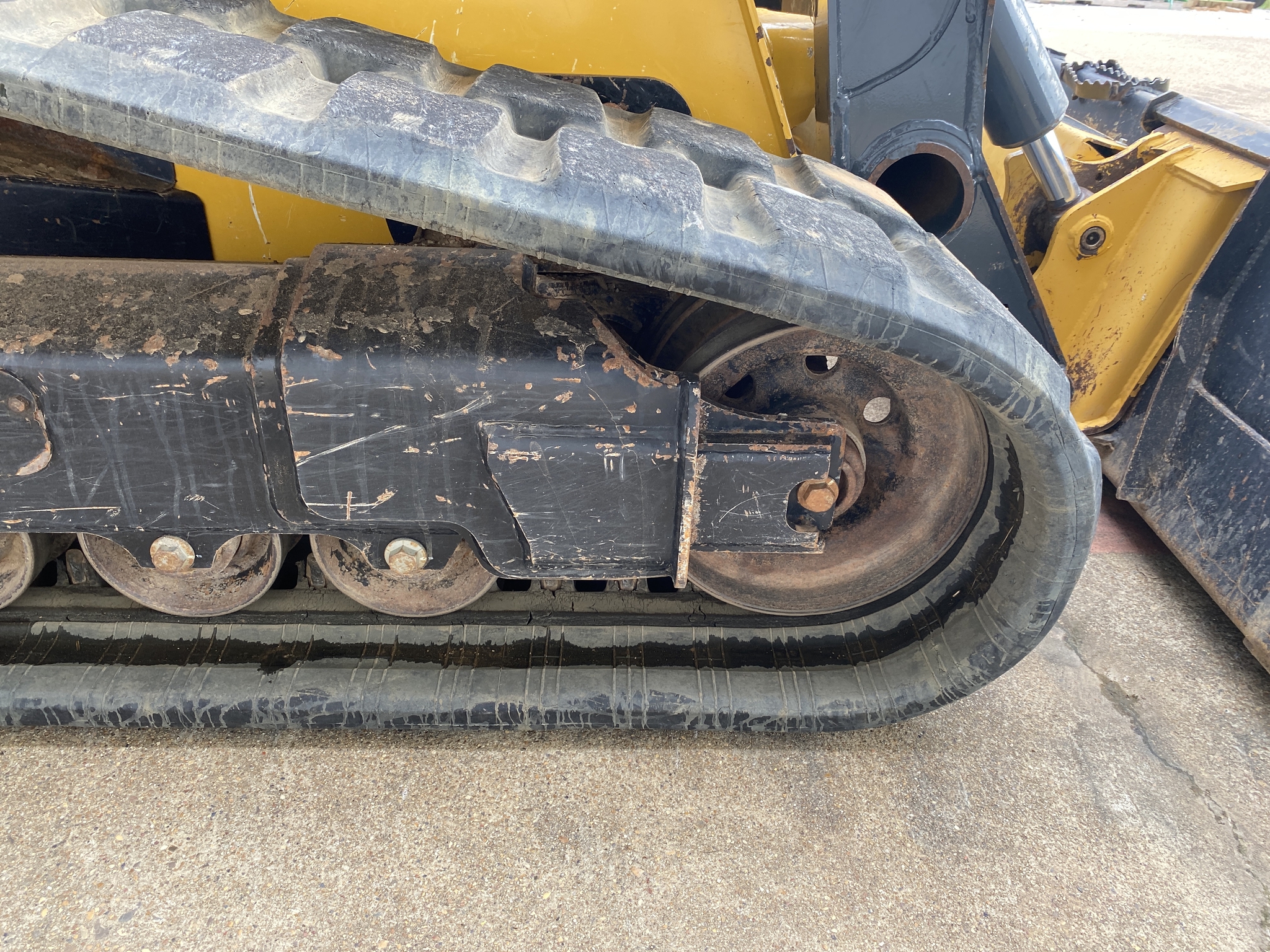2018 John Deere 333G Image 37