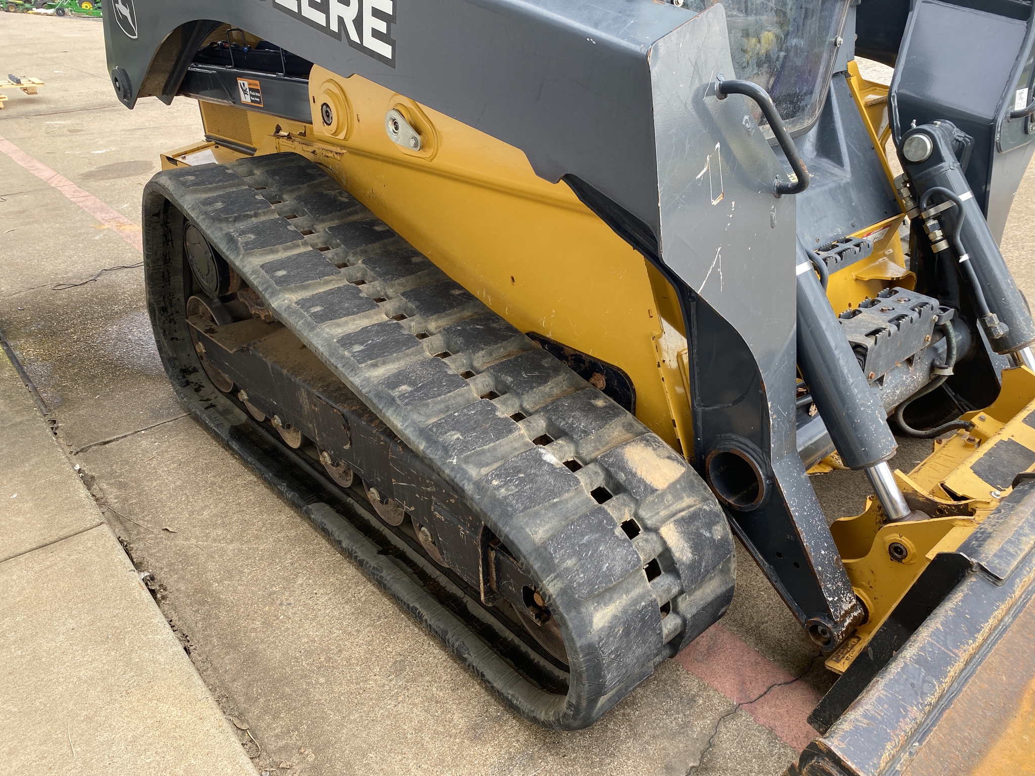 2018 John Deere 333G Image 29