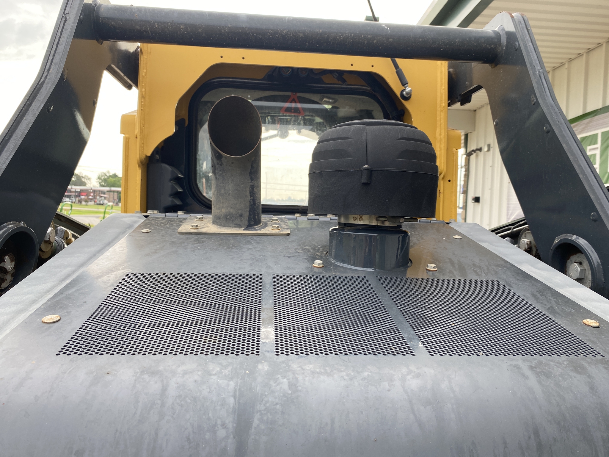 2018 John Deere 333G Image 23