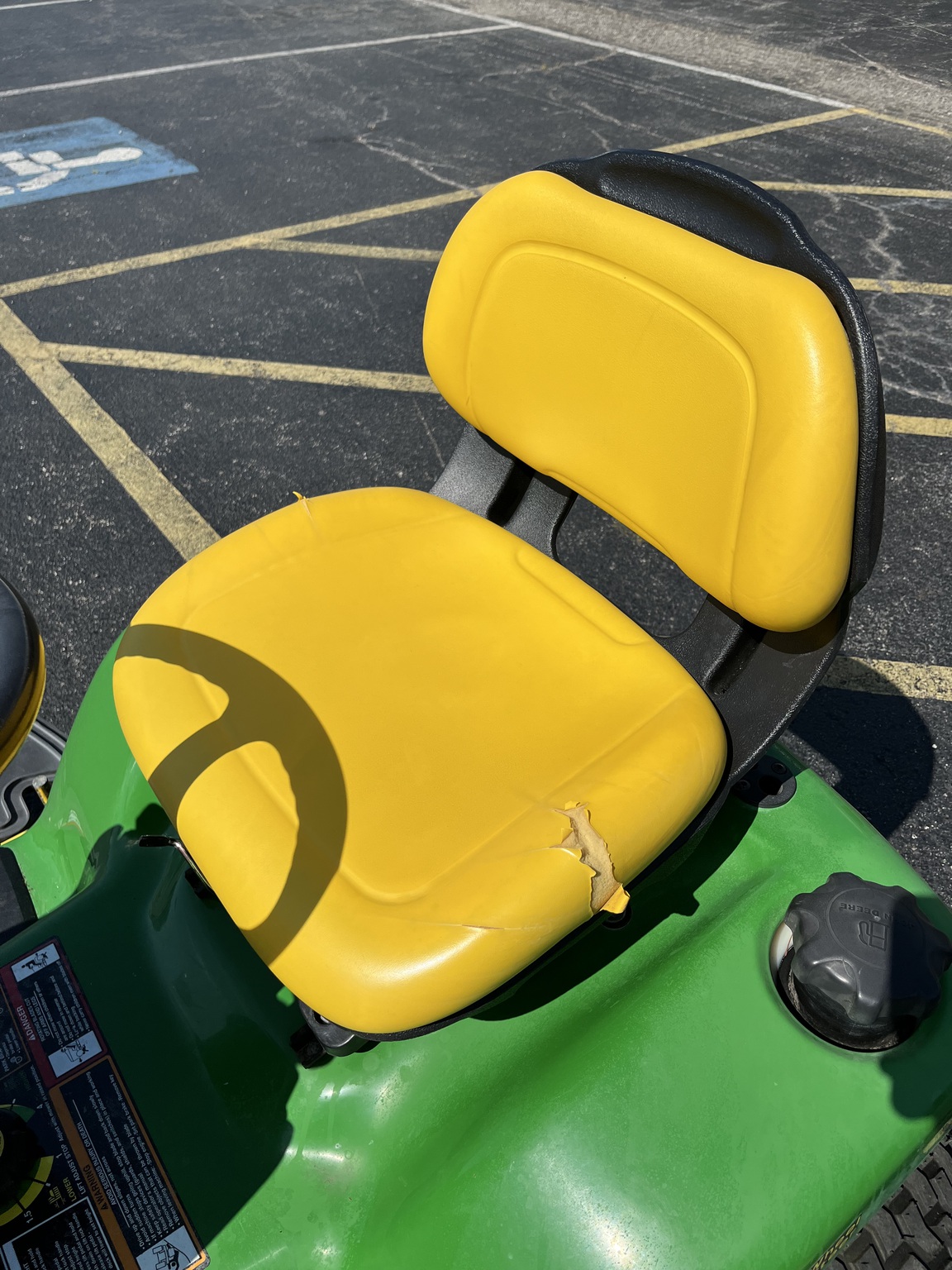 2008 John Deere X324 Image 11