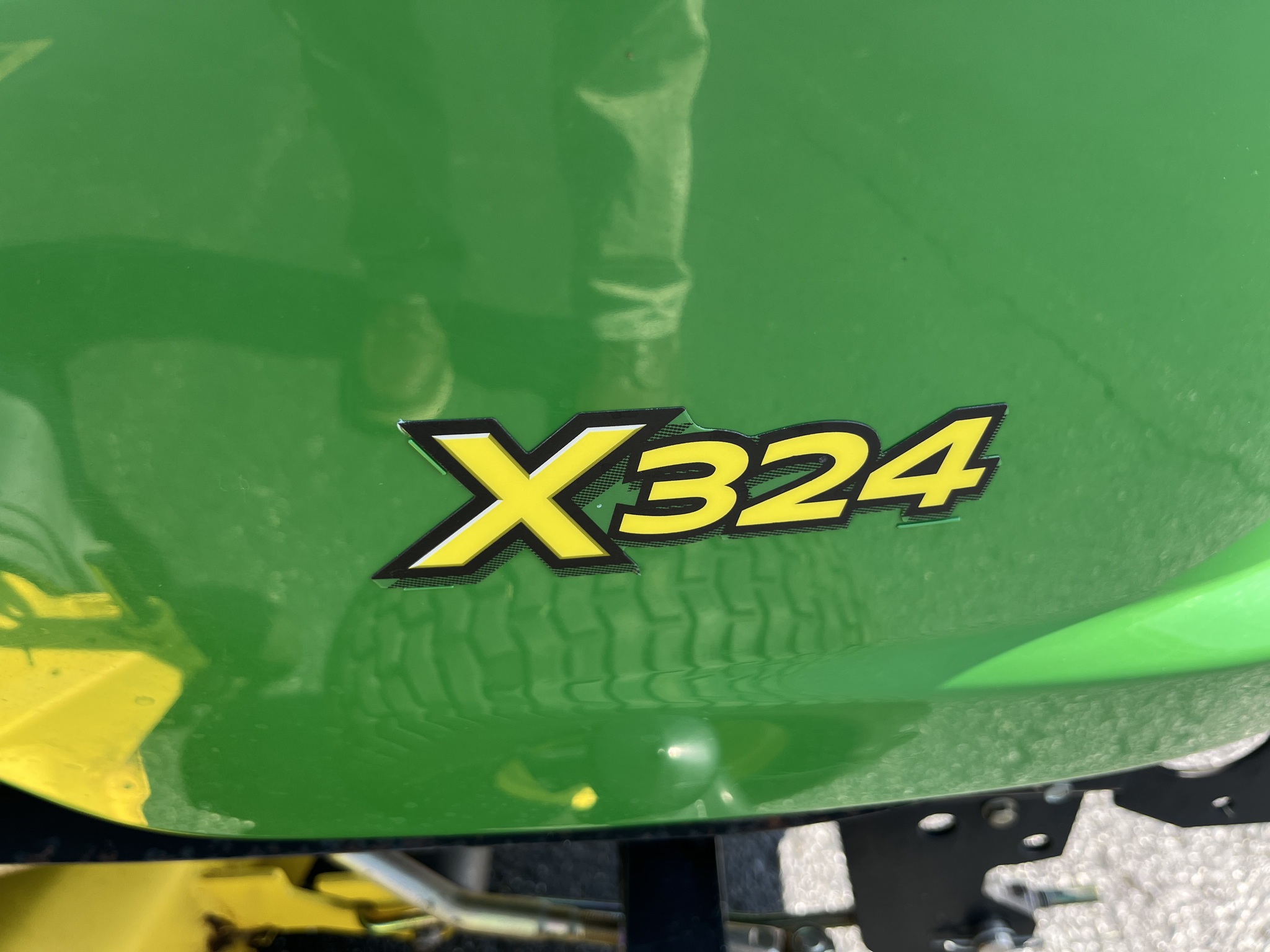 2008 John Deere X324 Image 2