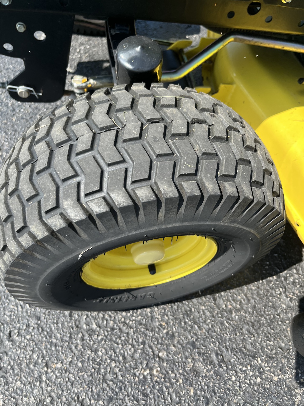2008 John Deere X324 Image 13