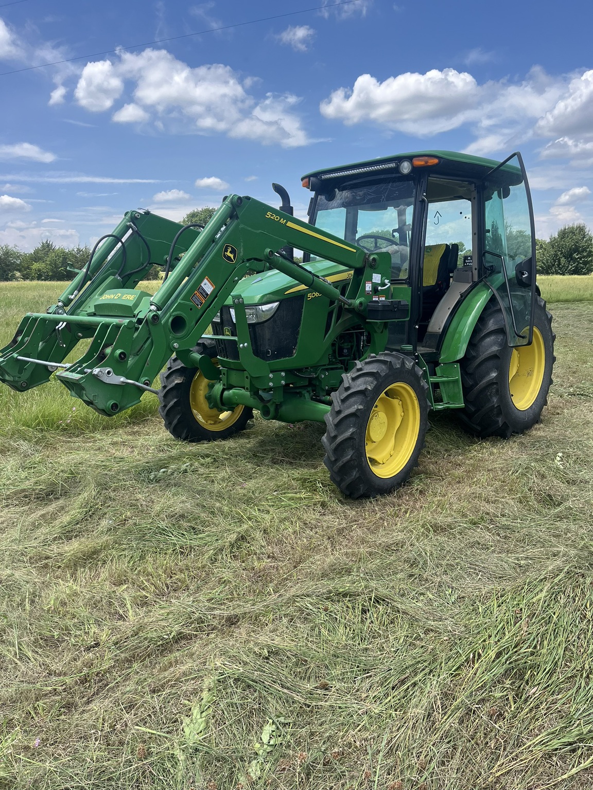 2022 John Deere 5065E Image 1