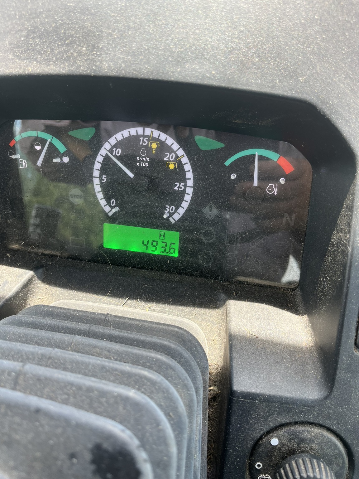 2022 John Deere 5065E Image 5