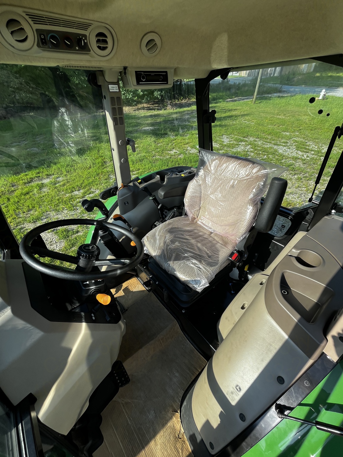 2025 John Deere 5060E Image 7