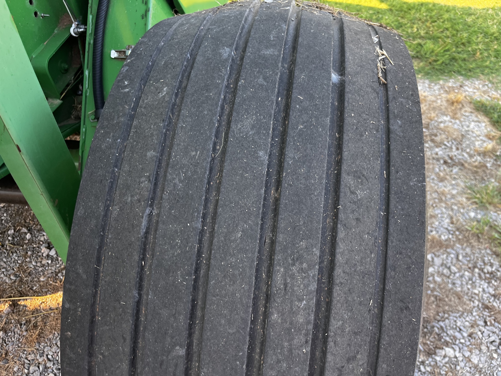 2015 John Deere 569 Image 18