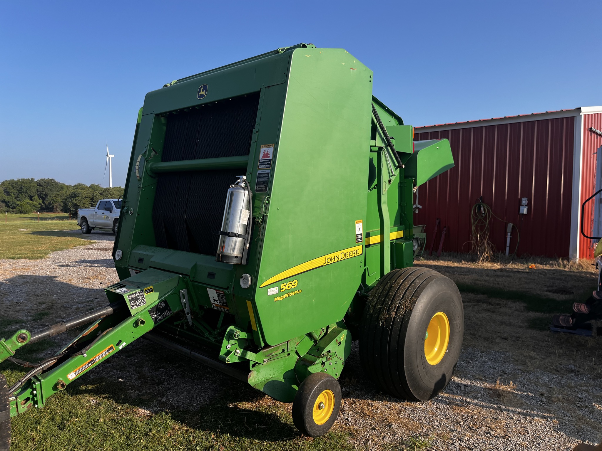 2015 John Deere 569 Image 1