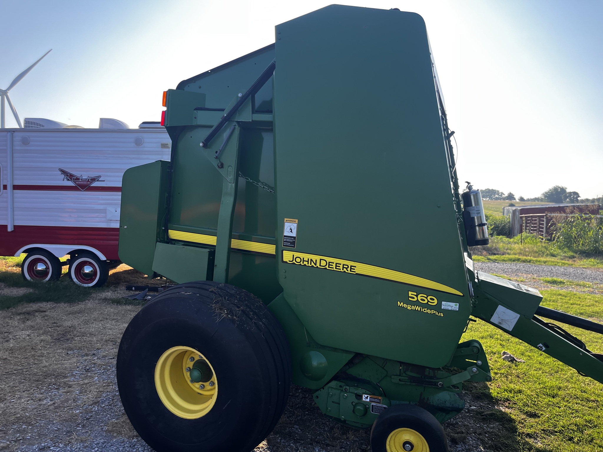 2015 John Deere 569 Image 7
