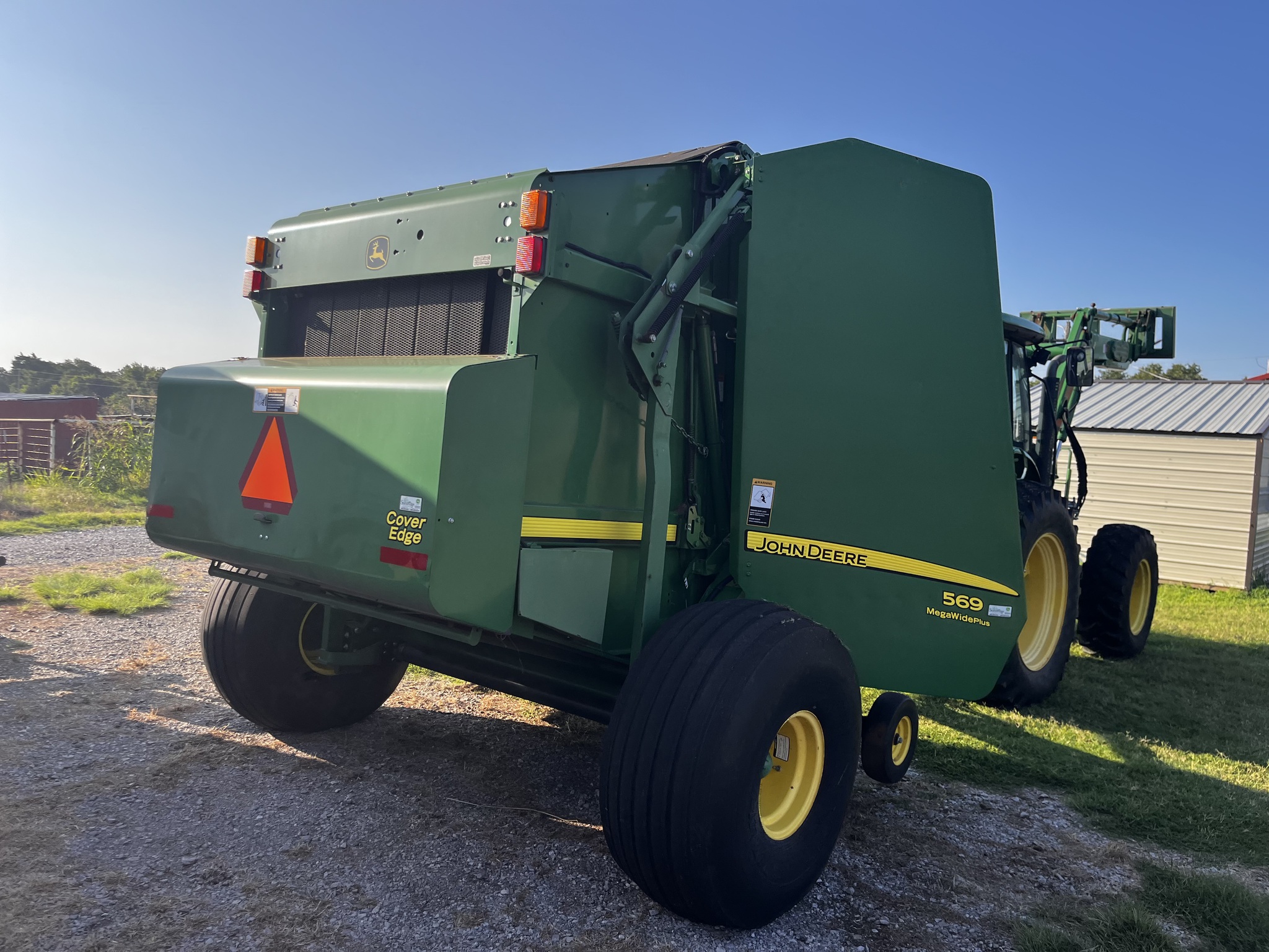 2015 John Deere 569 Image 8