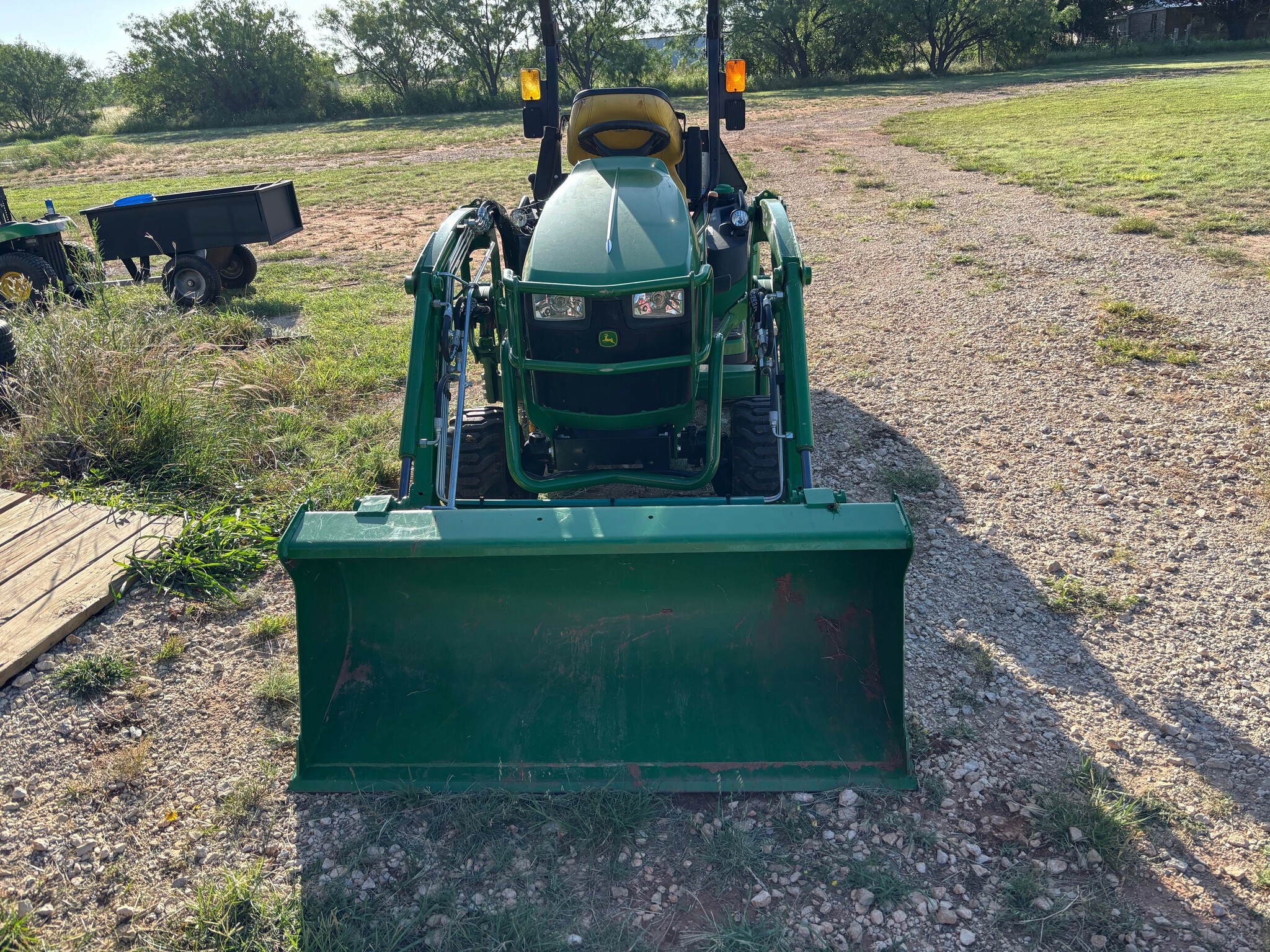 2022 John Deere 1025R Image 4