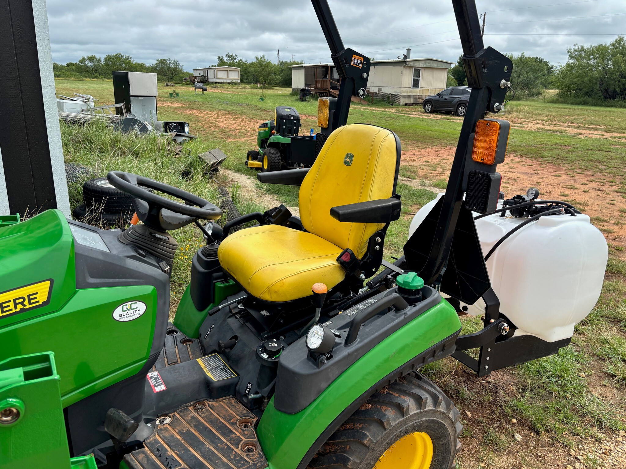 2022 John Deere 1025R Image 10