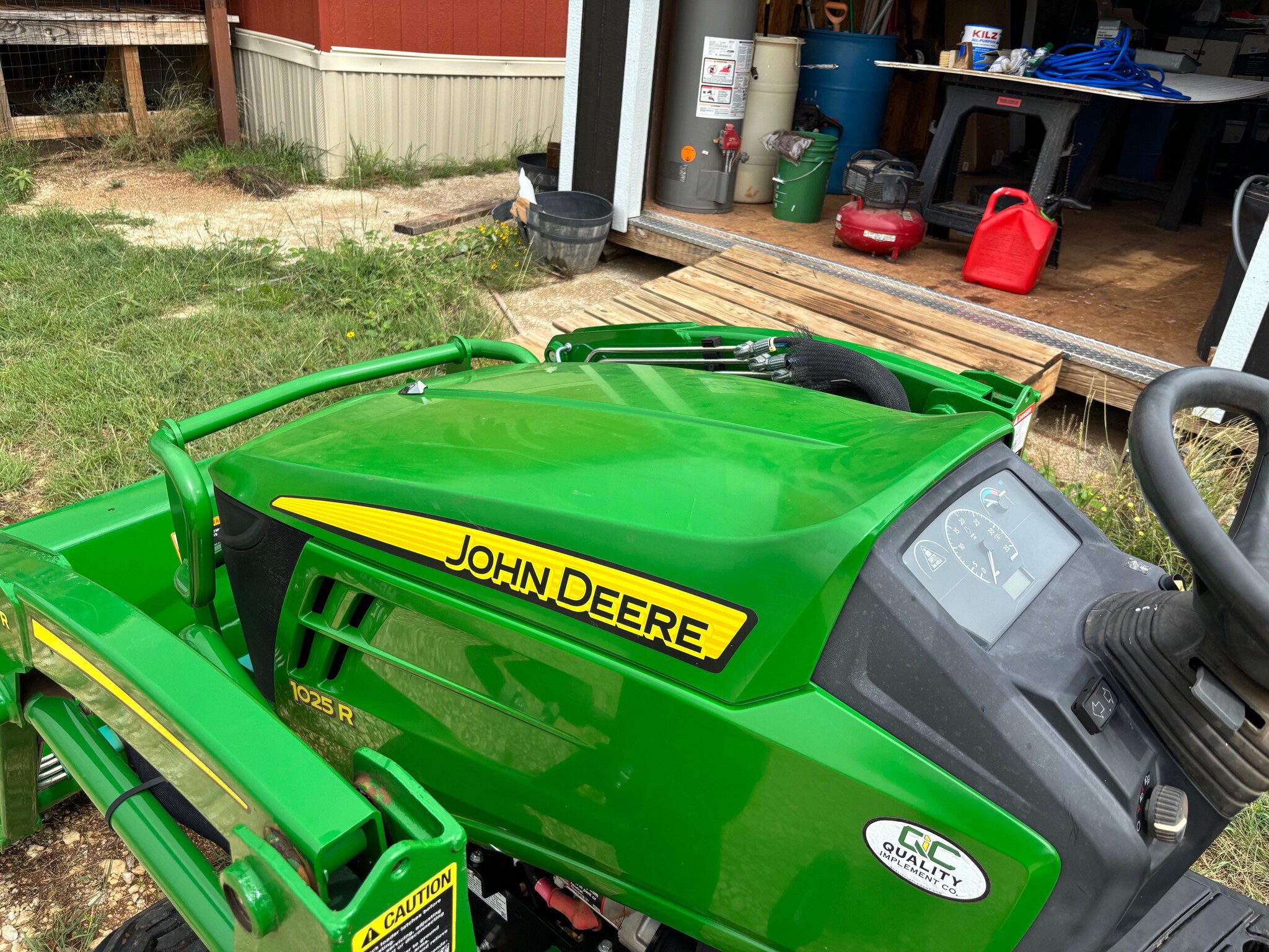 2022 John Deere 1025R Image 16