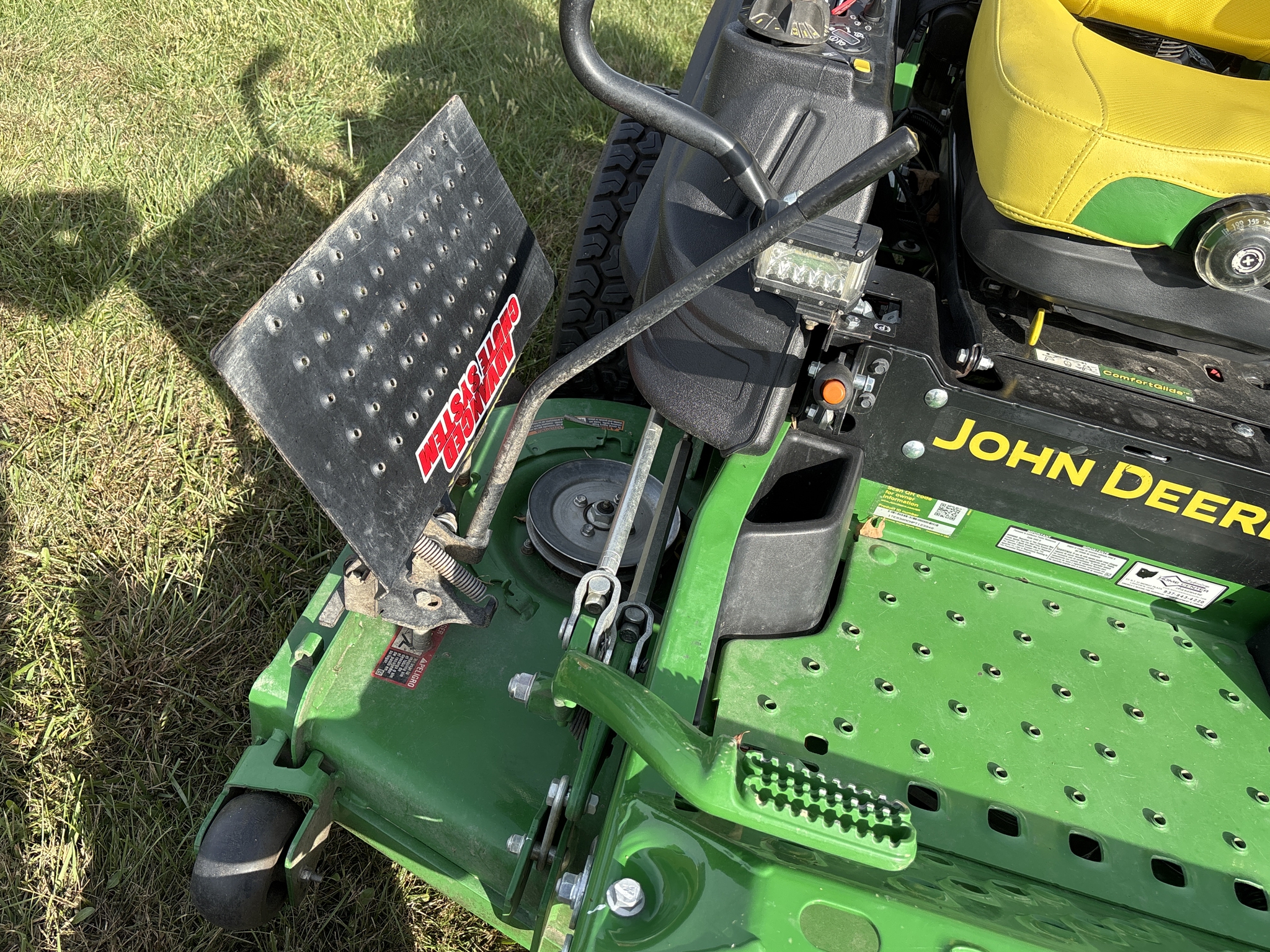 Used 2023 John Deere Z930M Zero Turn Mowers at Koenig Equipment in Greenfield, IN - PhotoXL11