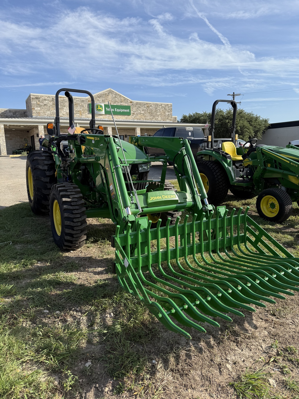 2022 John Deere AR10E Image 1
