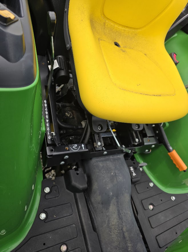 2024 John Deere 3032E Image 7