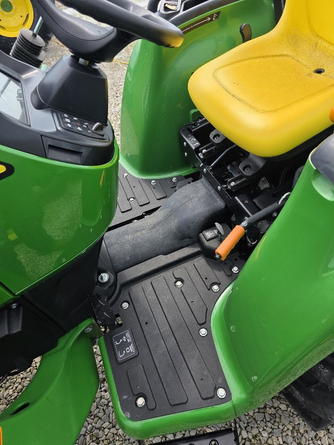 2024 John Deere 3032E Image 5