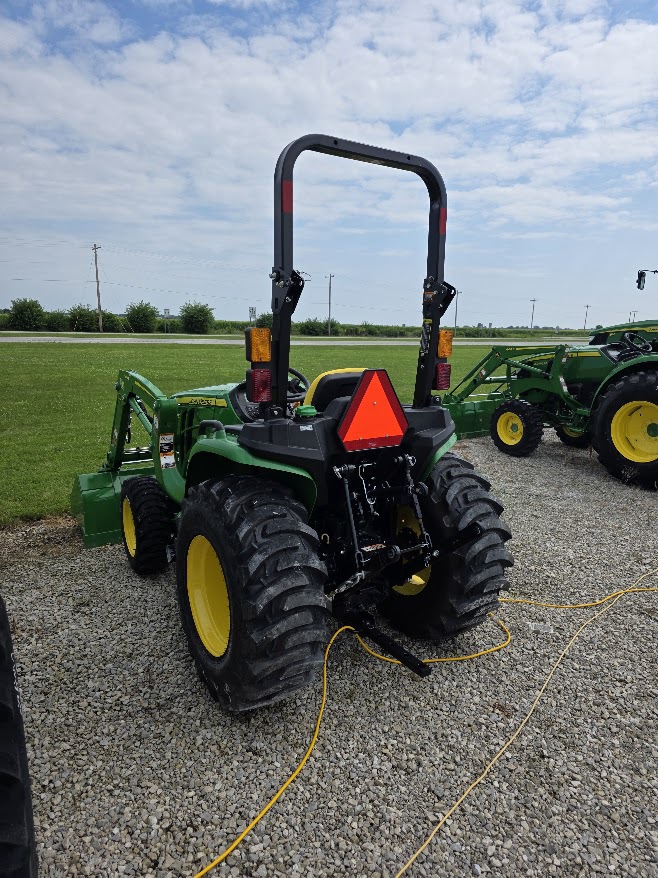 2024 John Deere 3032E Image 2