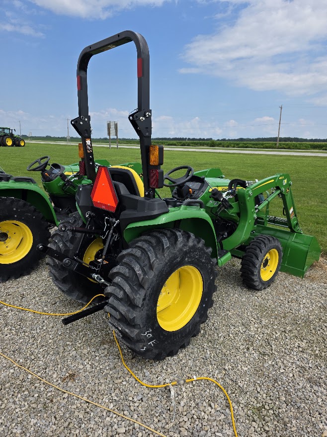2024 John Deere 3032E Image 3