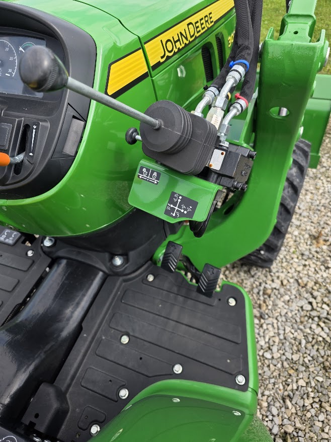 2024 John Deere 3025E Image 9