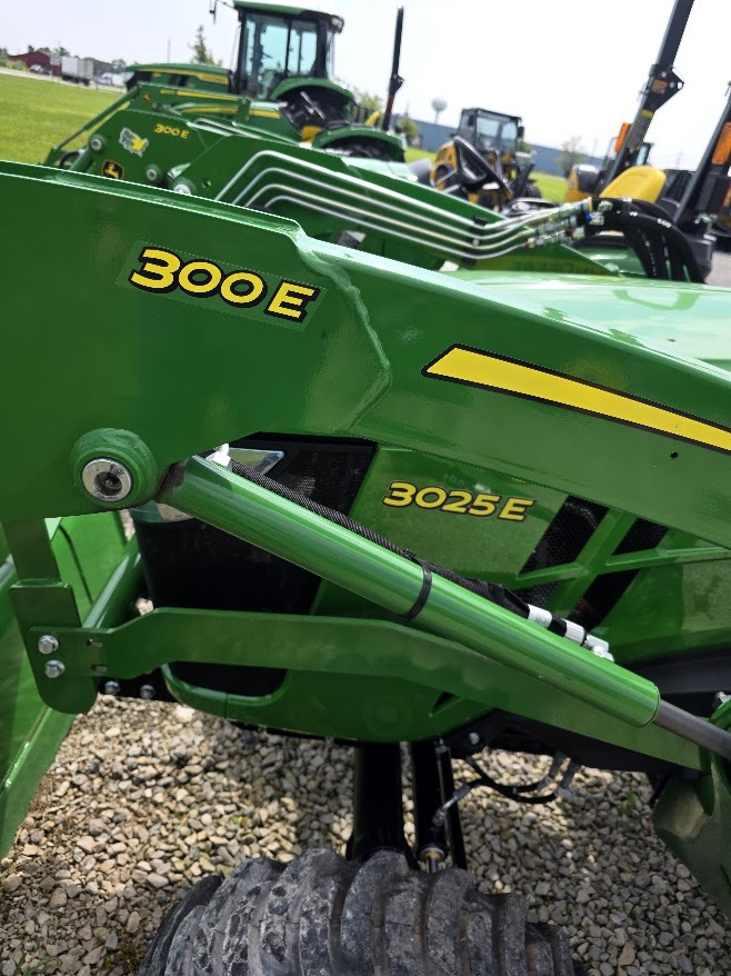 2024 John Deere 3025E Image 5
