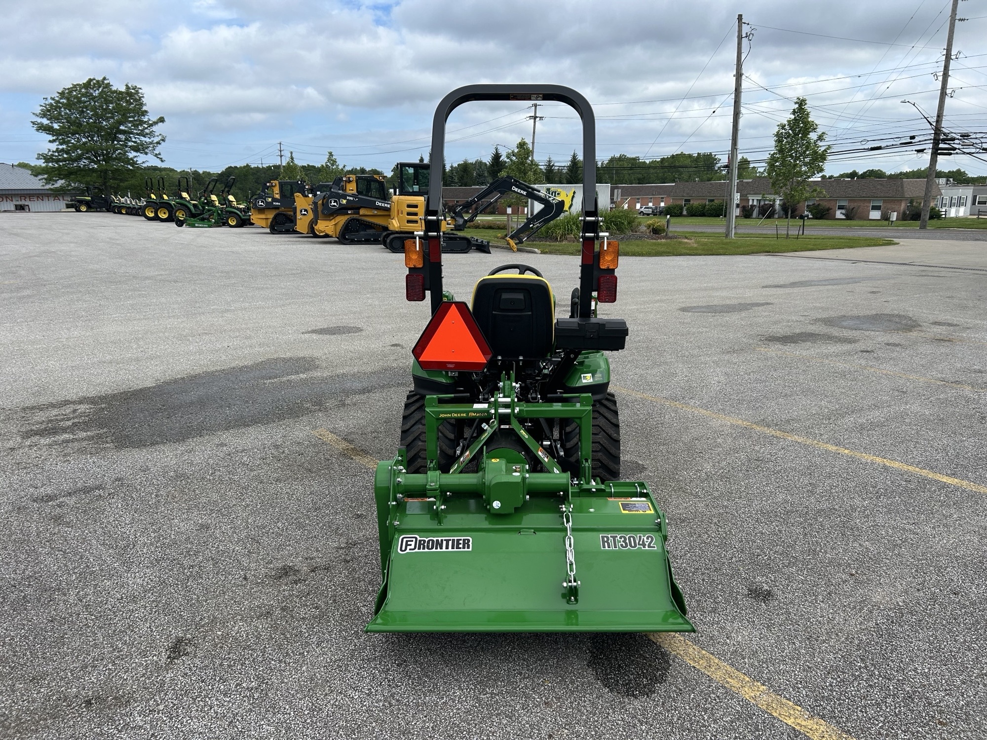 2025 John Deere 1023E Image 5
