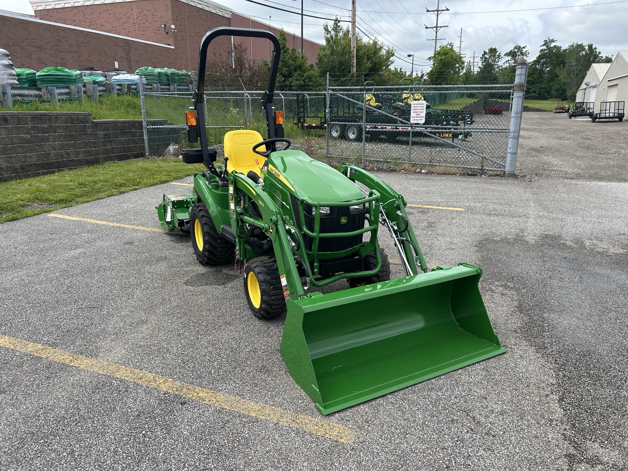 2025 John Deere 1023E Image 1