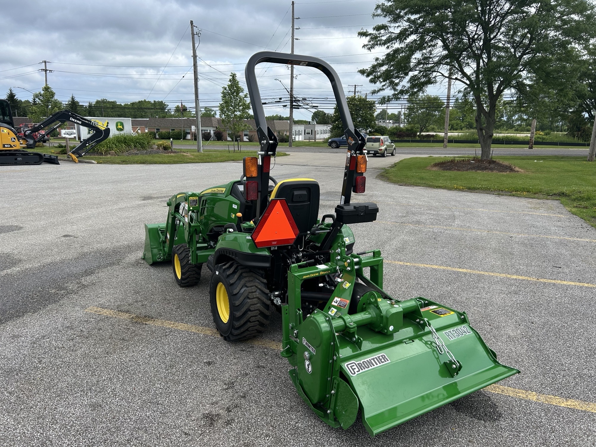 2025 John Deere 1023E Image 6