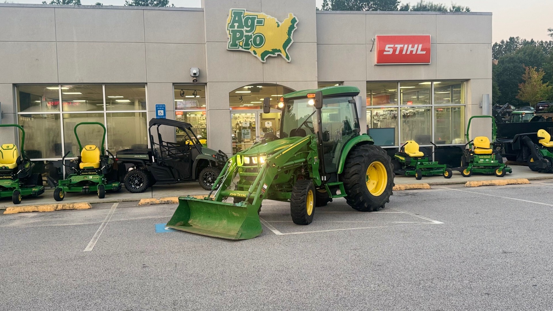 2022 John Deere 4044R Image 1