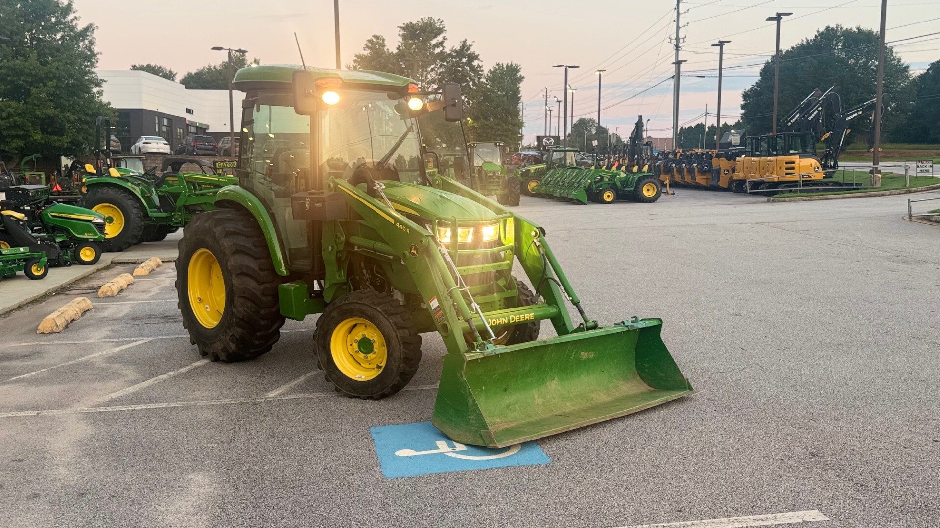2022 John Deere 4044R Image 6