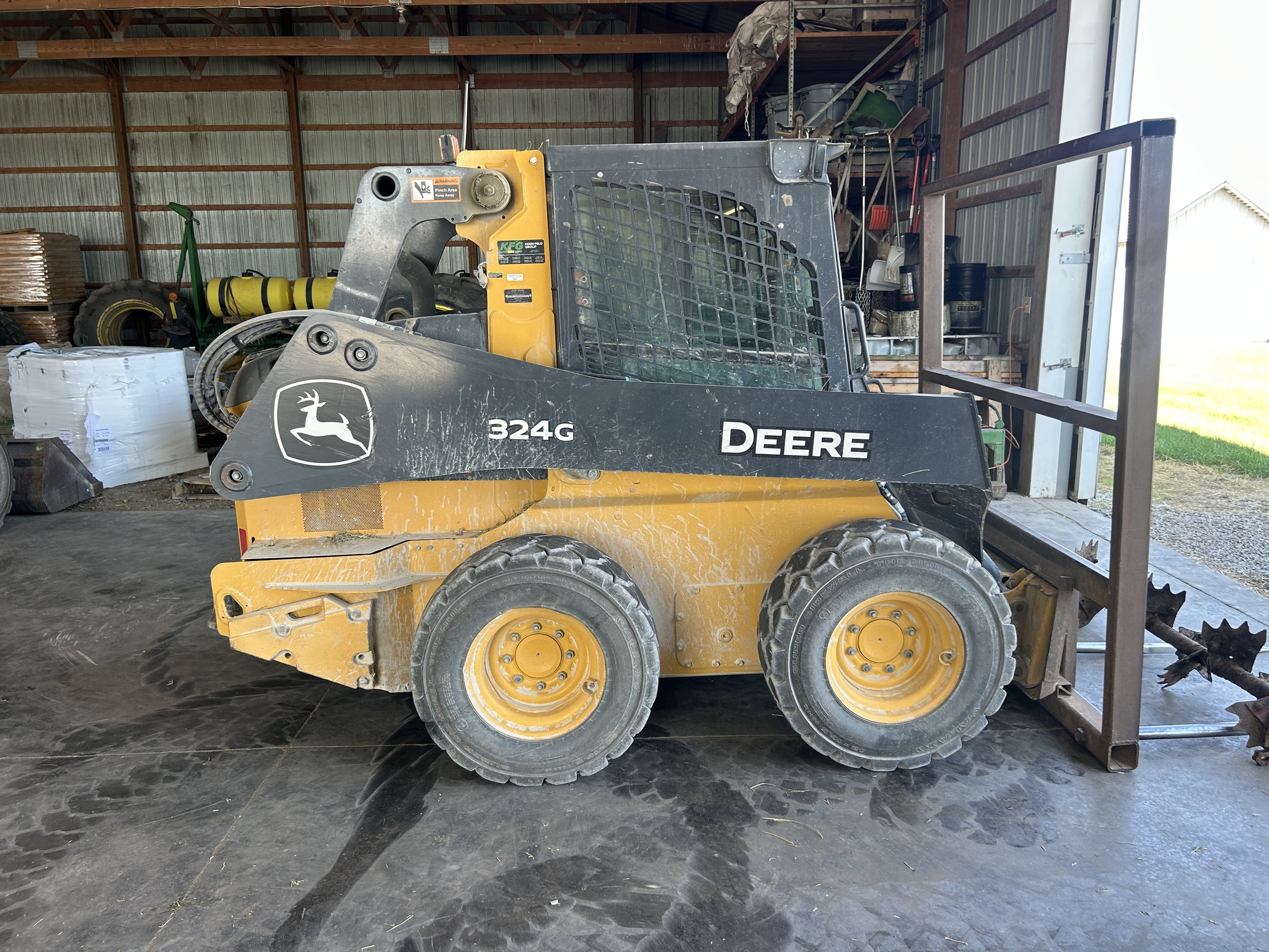 2022 John Deere 324G Image 1