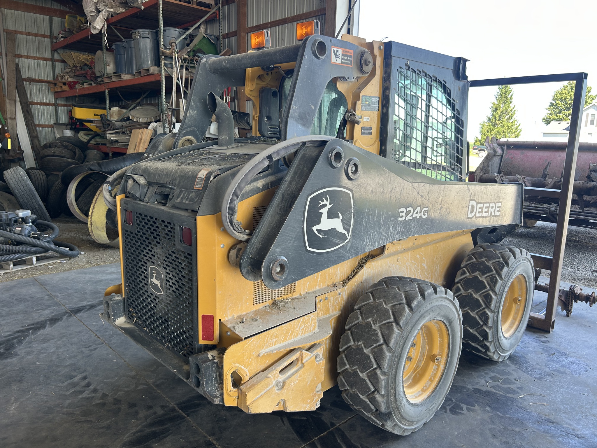 2022 John Deere 324G Image 7