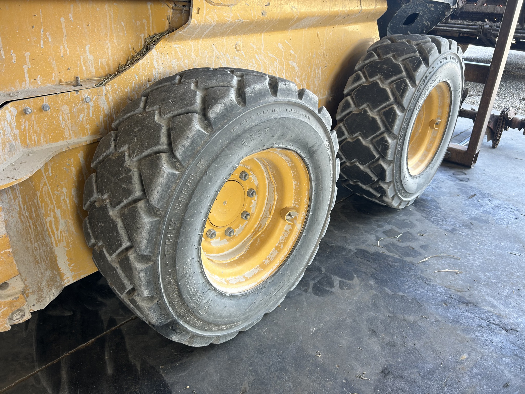 2022 John Deere 324G Image 10