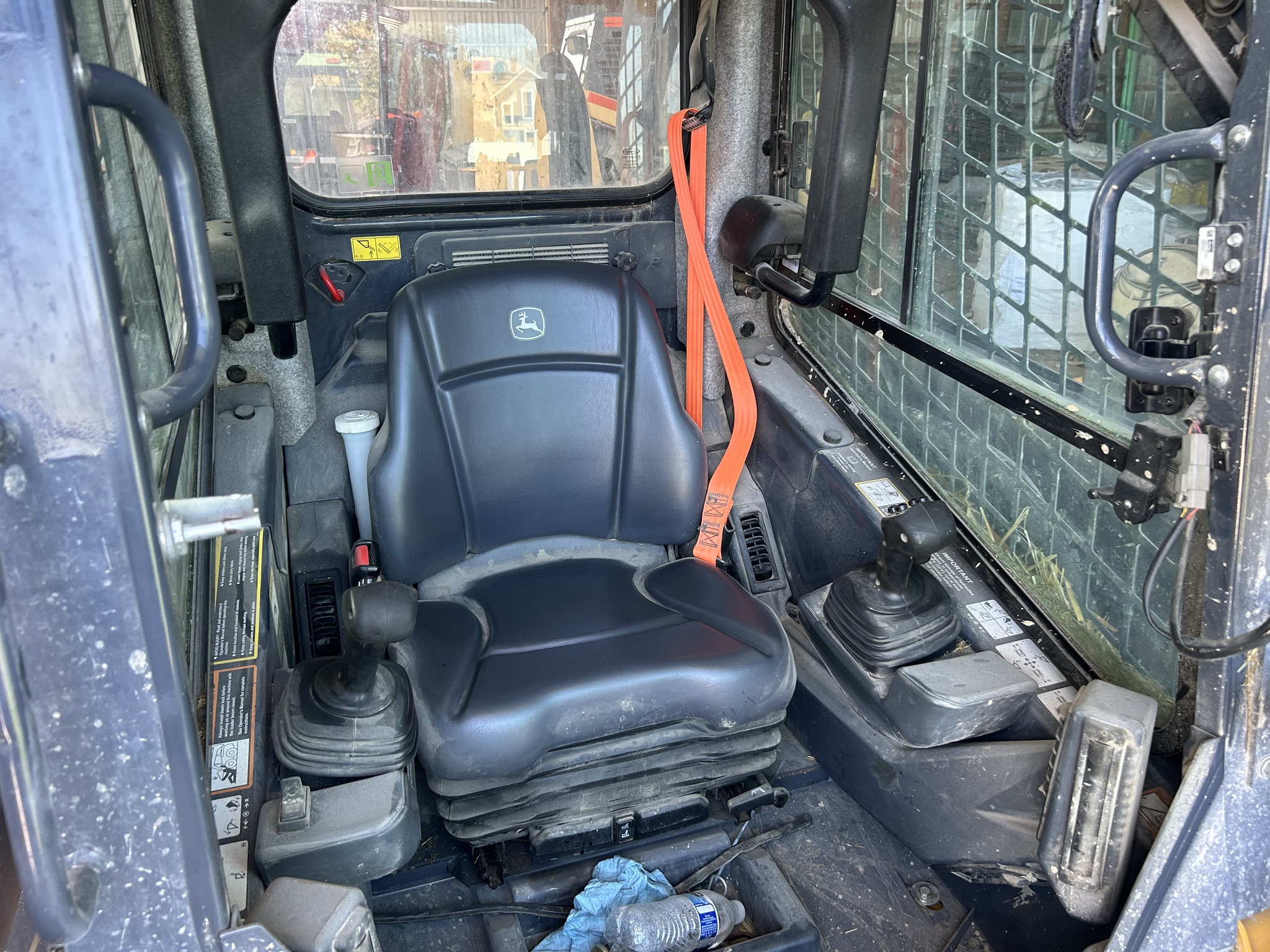 2022 John Deere 324G Image 13