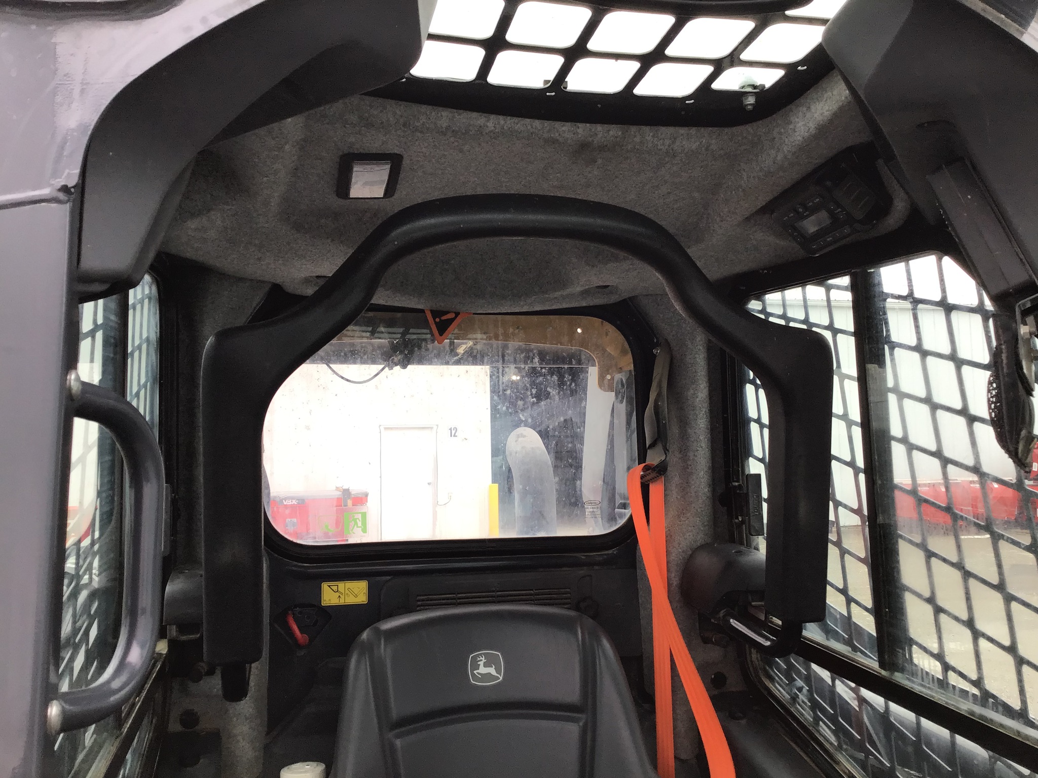 2022 John Deere 324G Image 10