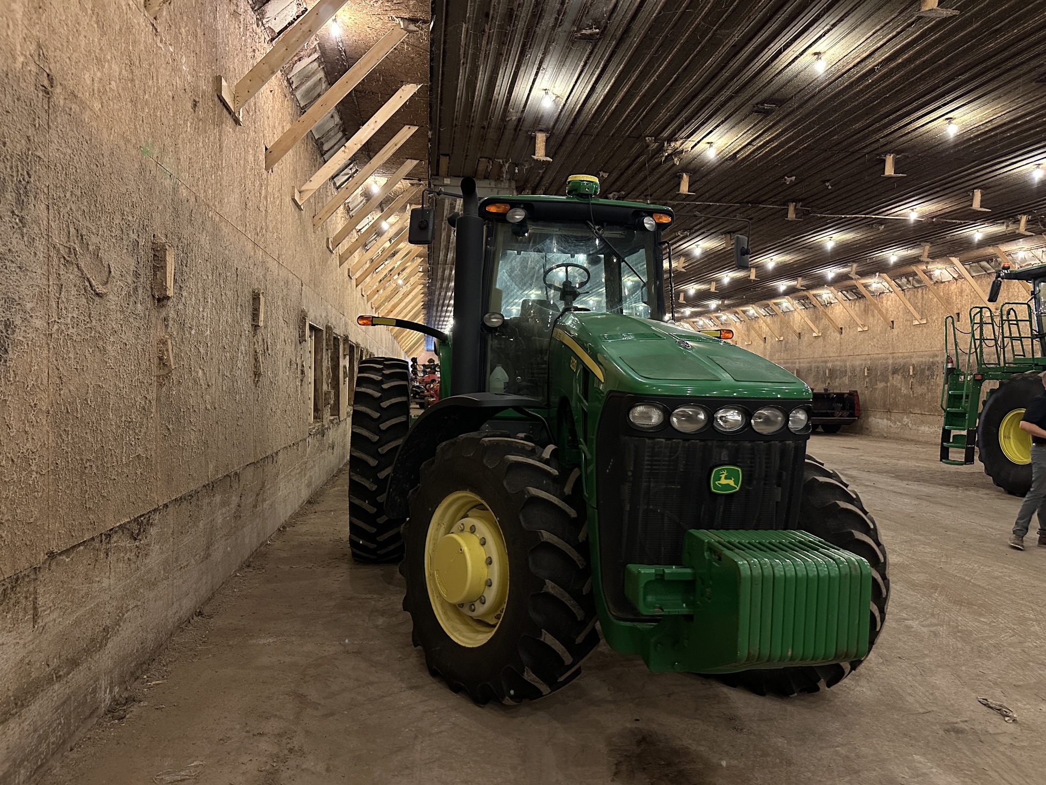 2008 John Deere 8230 Image 2