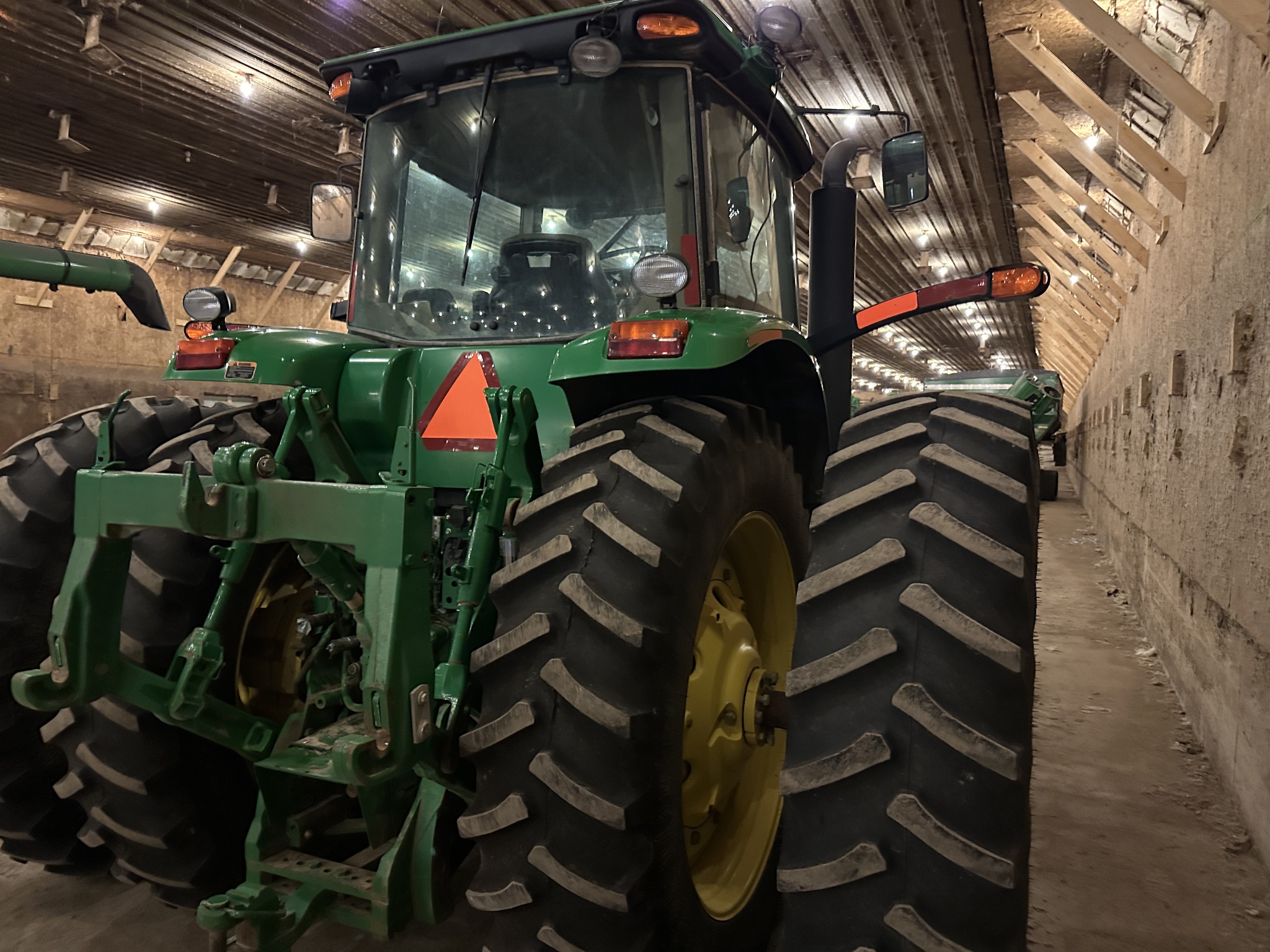 2008 John Deere 8230 Image 6