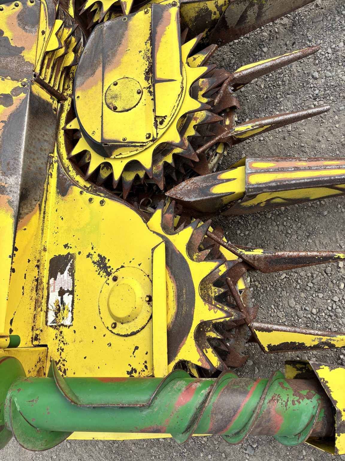 2000 John Deere 688 Image 3