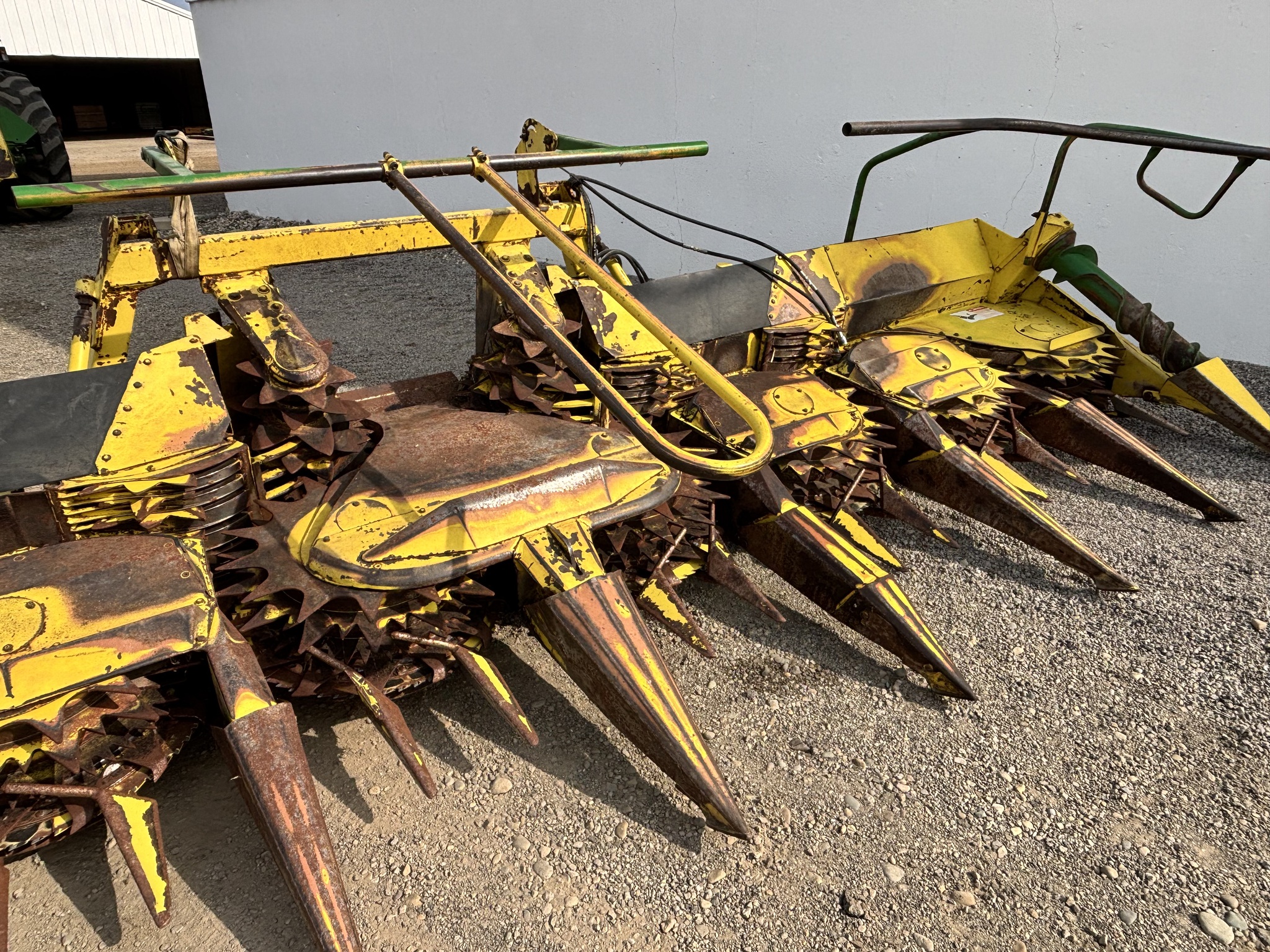 2000 John Deere 688 Image 8