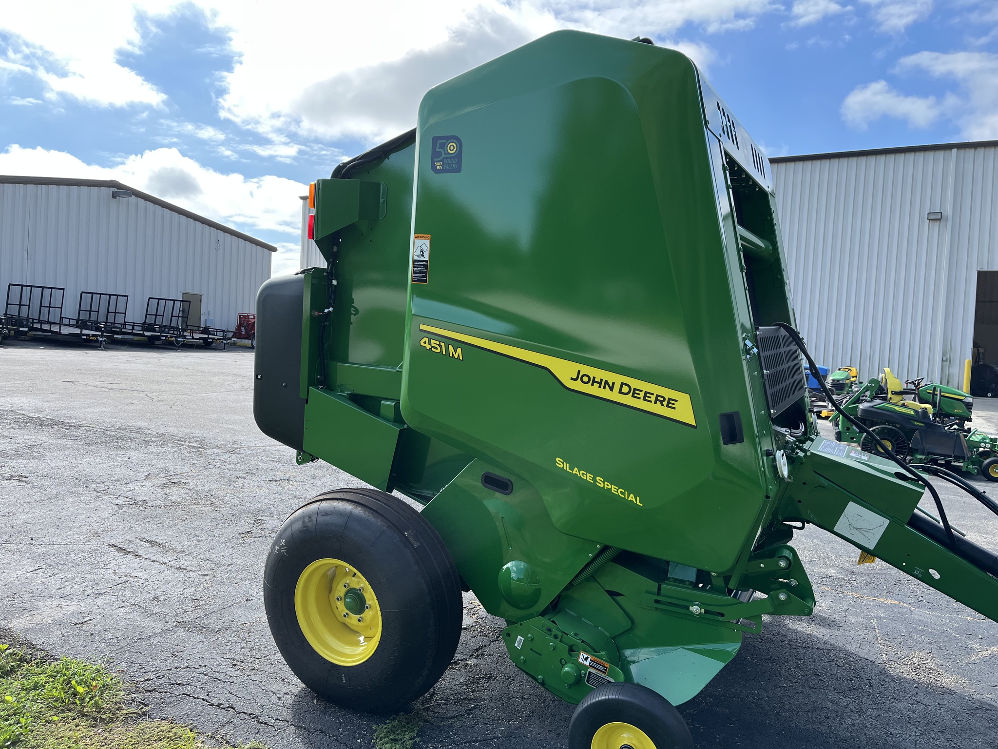2025 John Deere 451M Image 4