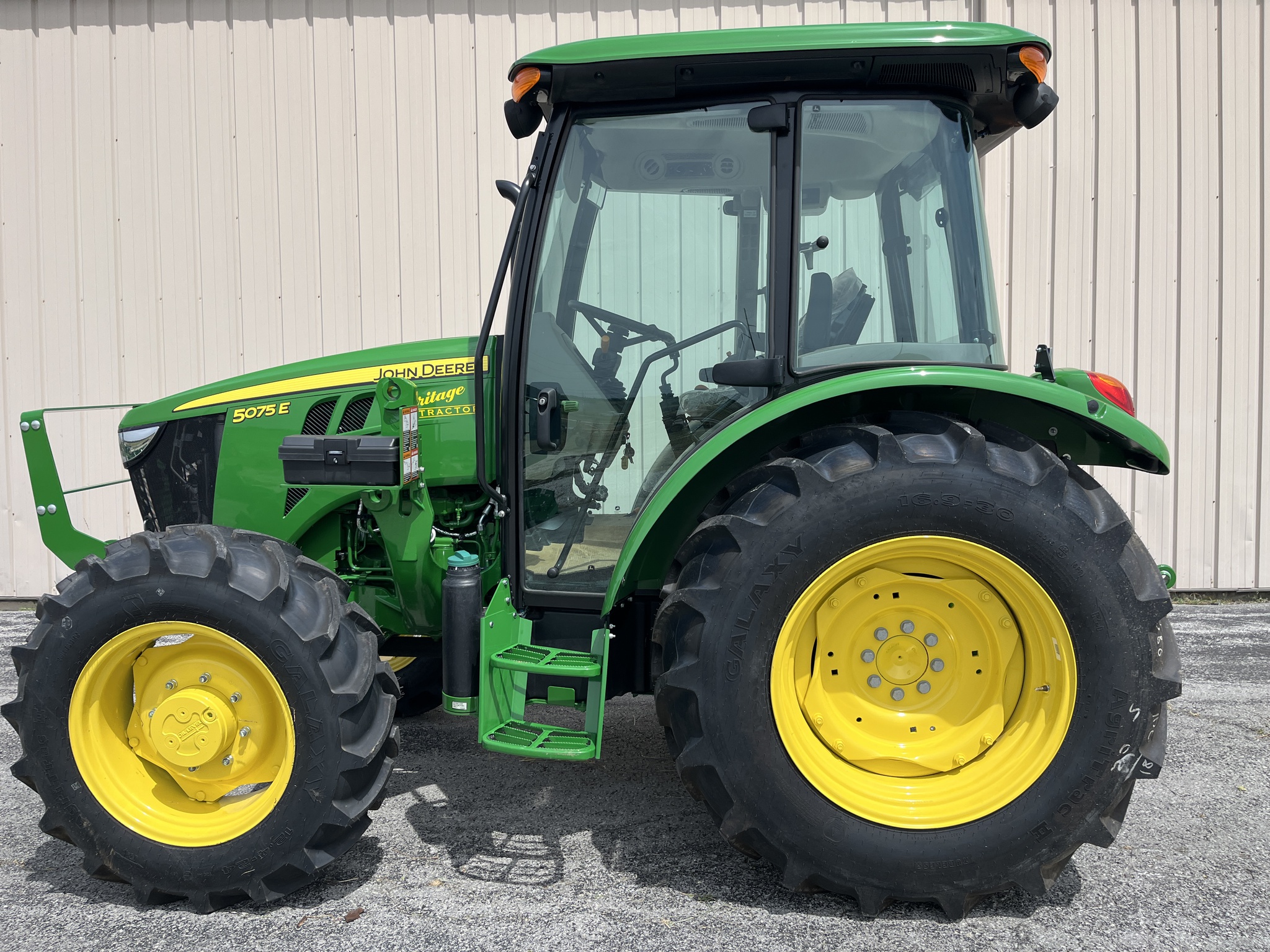  2024 John Deere 5075E at Heritage Tractor in West Plains, MO