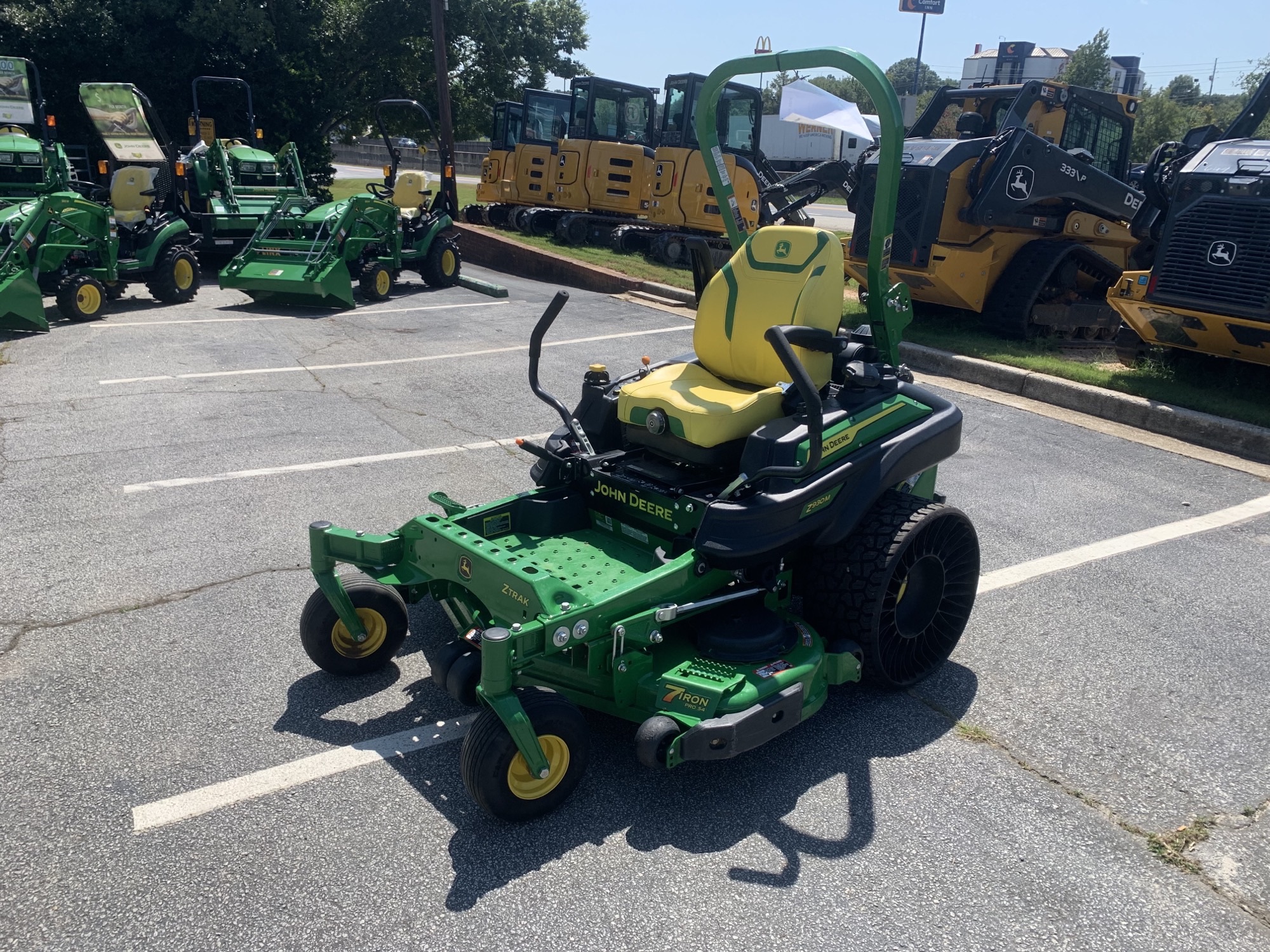 2025 John Deere Z930M Image 1