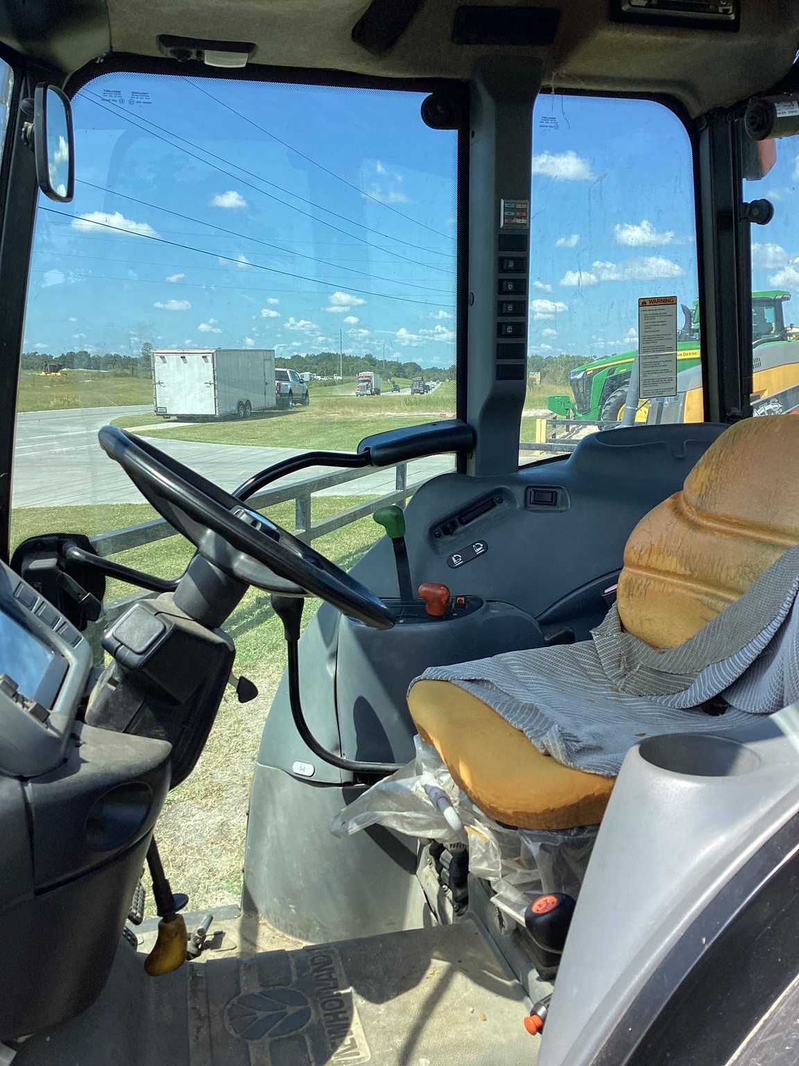 2001 New Holland TN55D Image 6